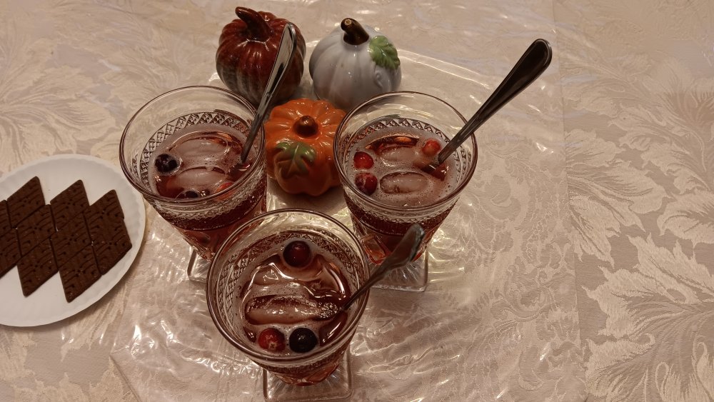 Cranberry Candy with cranberry-apple cider.jpg